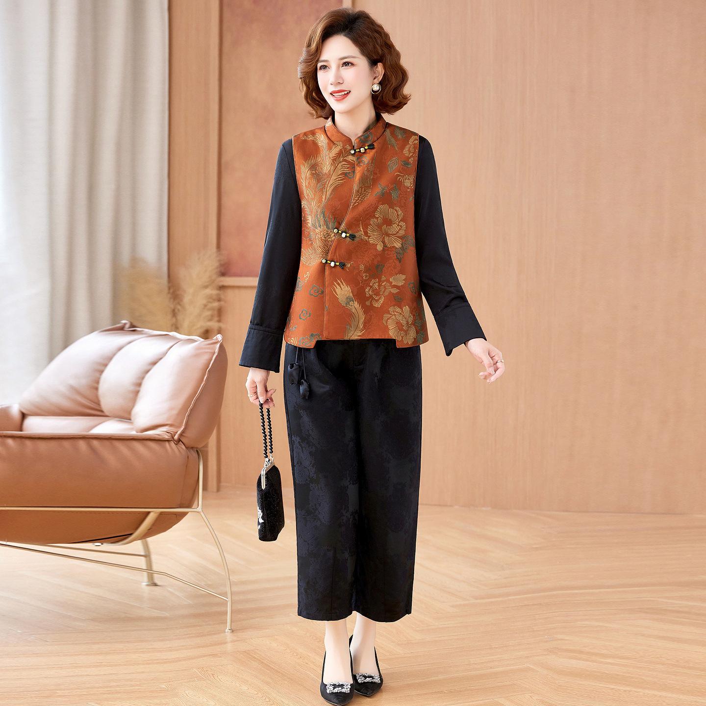 

2026 Women s Spring Autumn Set: Chinese Style Vest & Cropped Pants for Middle-Aged & Elderly Women 5XL (Recommended 155-165 jin)