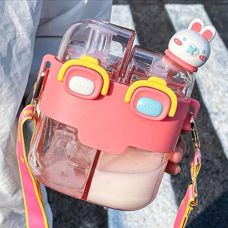 Large Capacity Straws Plastic Water Cup Rietjes Plastic Children's Kettle Cute Compartment Double Drink Cup Crossbody