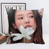 Federa Cuscino Kpop Girl IU Quadrato Camera da Letto Divano Cuscino Comfort per il Tempo Libero Decorazione Casa