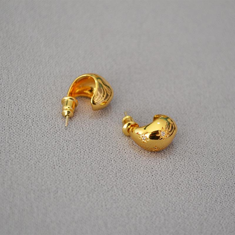 

Korean-Style Baroque Zircon Inlaid 925 Silver Stud Earrings