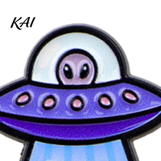 Cartoon Katze Brosche Emaille UFO Metall Brosche, Aliens Raumschiff Kätzchen Abzeichen Pin, Kleidung Tasche Schals Hut Zubehör für Männer Frauen Reversnadel