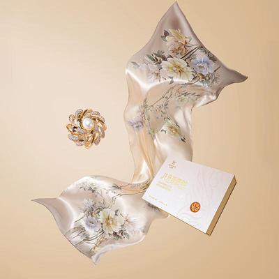 Hangsilu Mulberry Silk Scarf and Brooch Set