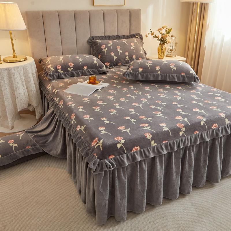 3 stücke Kleine Blumenmuster Plüsch Bett Rock Winter Dicke Volant Rand Tagesdecke Matratze Schutzhülle Anti Slip Bettlaken