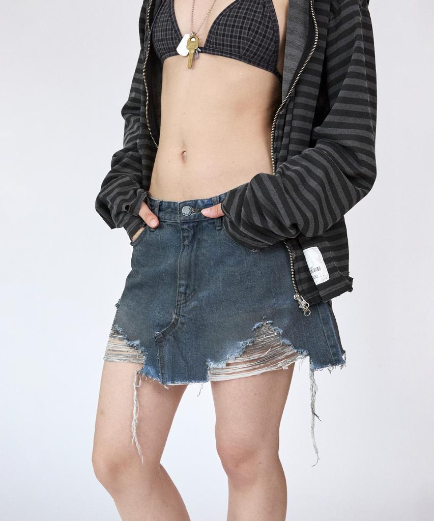 Holpeipeo Dirty Wash Damaged Denim Short Skirt (Black)