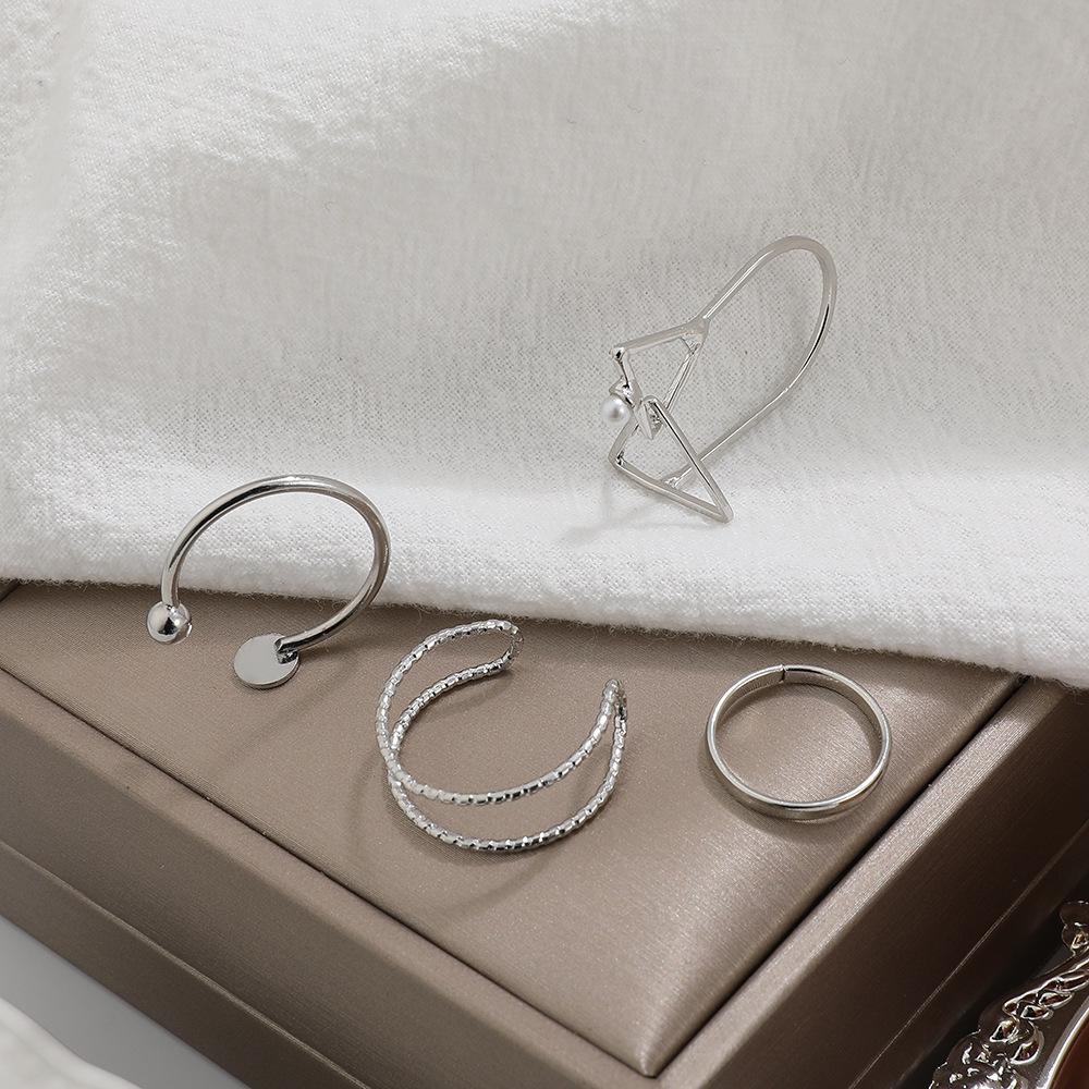 Minimalistisches Schmuckset im koreanischen Stil: Geometrischer Ohrring, Halskette, Armband & Ring