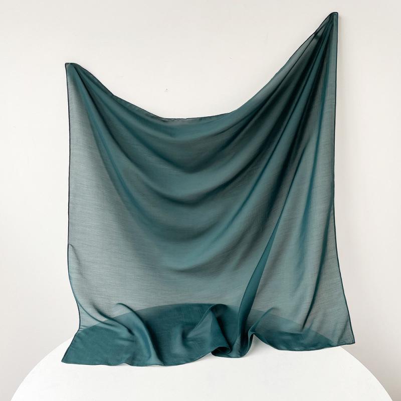 Ensfarvet skjerf Tyrkia Gaskludskjerf Stort firkantet skjerf Vår Nytt Silkeskjerf Europeisk og Amerikansk Hodeskjerf Skjerf