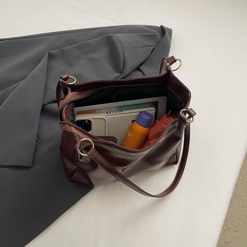Seasonal retro large-capacity tote bag autumn and winter new fashion shoulder bag commuting versatile underarm bag niche women
