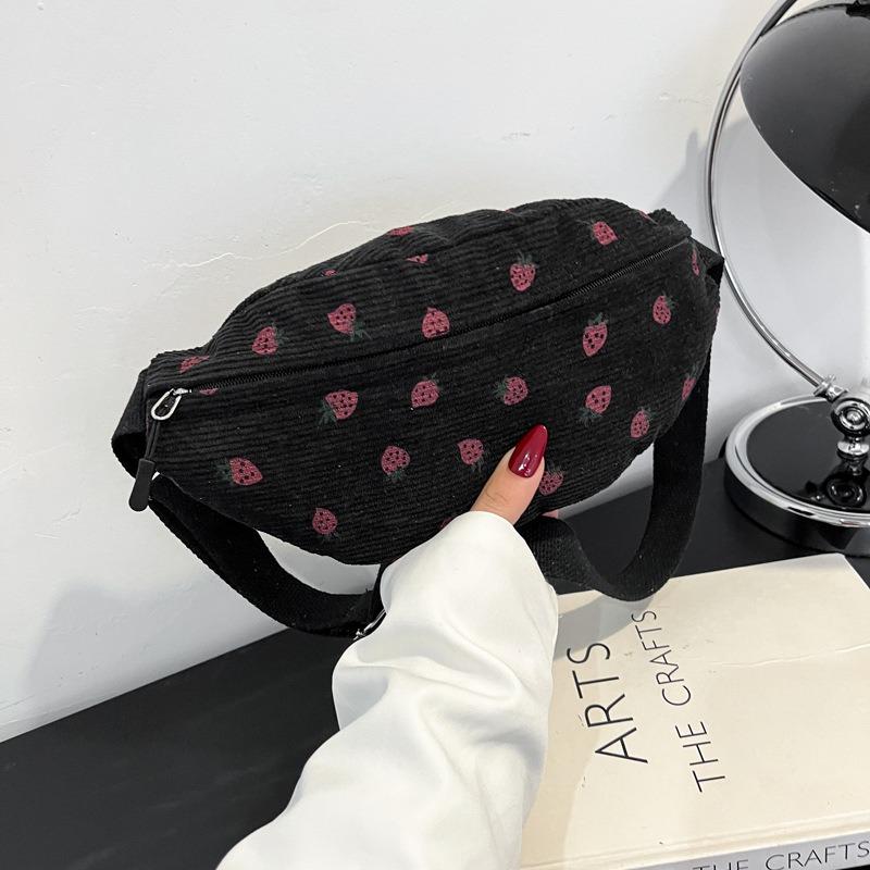Literary Velvet Breast Bag Women's New Fashion Strawberry Printed Messenger Bag Casual Trendy Versatile Shoulder Bag