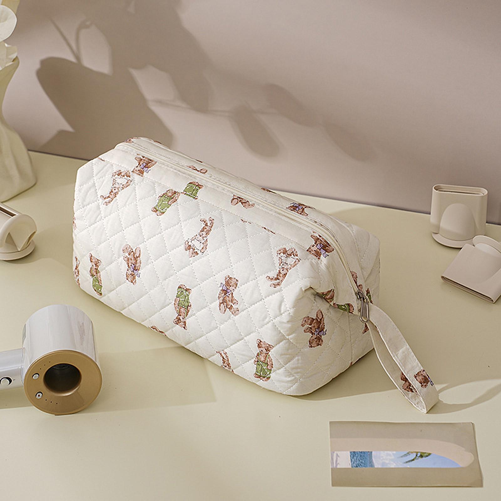 

Quilted Cute Toiletry Bag Large Capacity Travel Portable Carrying Case for Women Work Shopping Vacation Daily Use