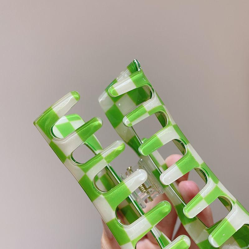 Neu eingetroffen: Modische, 8 cm große, rechteckige Haarspange mit Karomuster aus Acryl für dickes Haar – Haifisch-Haarspange