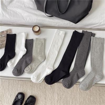 Damskie skarpetki Miu Style Retro w pionowe paski do połowy łydki - Uniwersalne jednokolorowe wyszczuplające luźne skarpetki