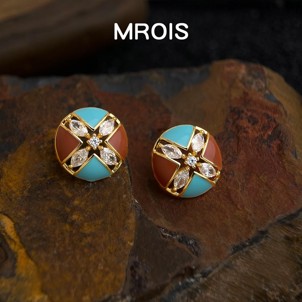 

Серьги-пусеты Canelé из 18-каратного золота с коричневато-голубой эмалью и цирконами - Роскошные ретро аксессуары для ушей высокого класса