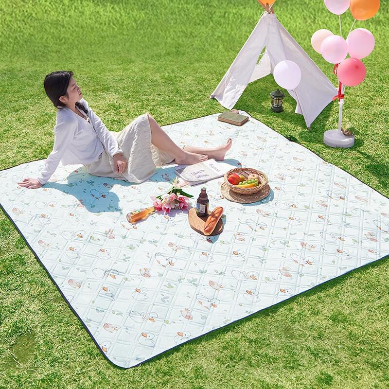 Shang Kao Jia Flower Rabbit Picnic Mat