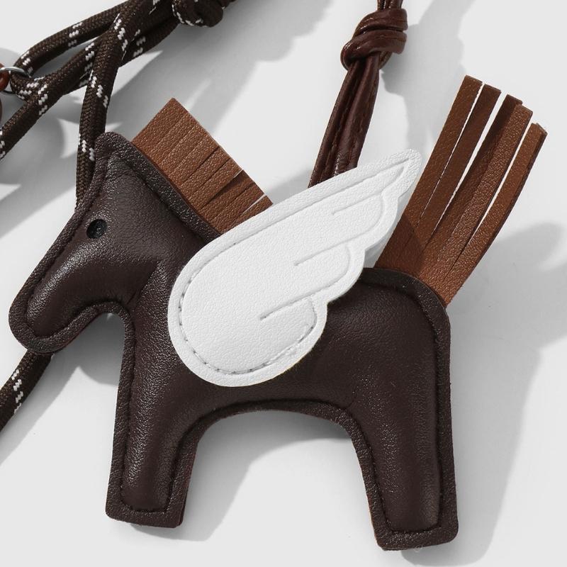 Handmade Brown PU Leather Horse Keychain Bag Charm Key Holder Stylish Animal Figure Keyring for Gift and HandBag Decors