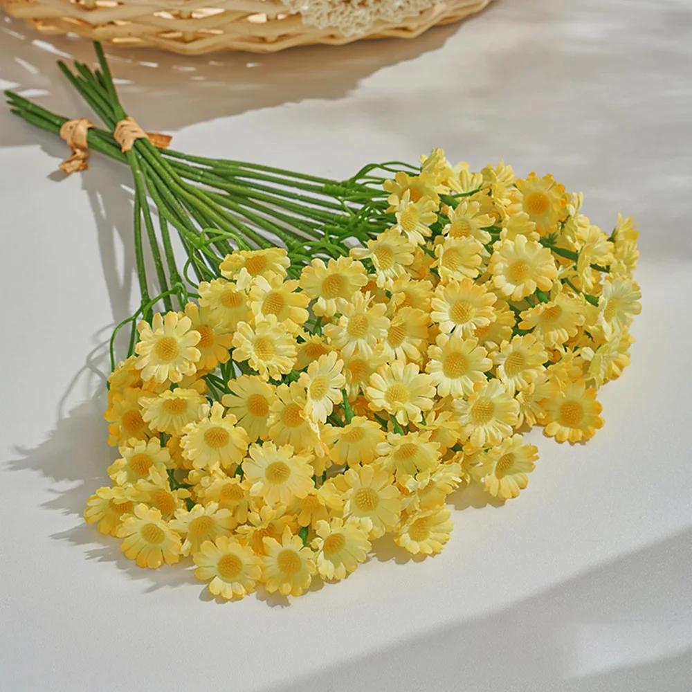 

Daisies, artificial chamomile flowers, living room decorations, table flowers, decorative bouquets, and floral art pieces