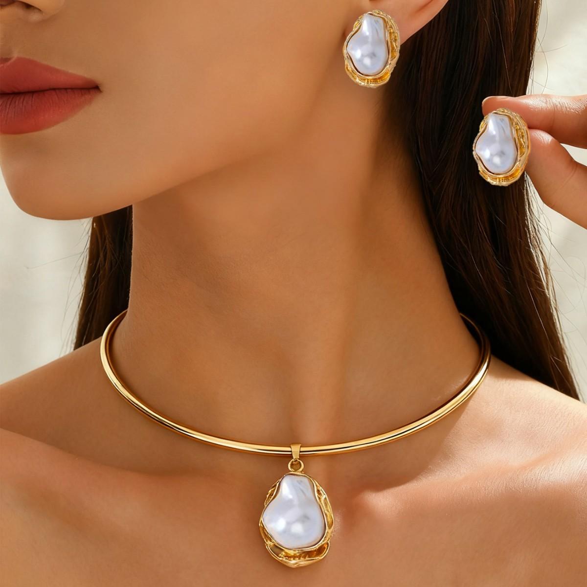 

Fashionable Retro Shaped Imitation Pearl Collar Earrings Two-piece Set For Women One Size золотой
