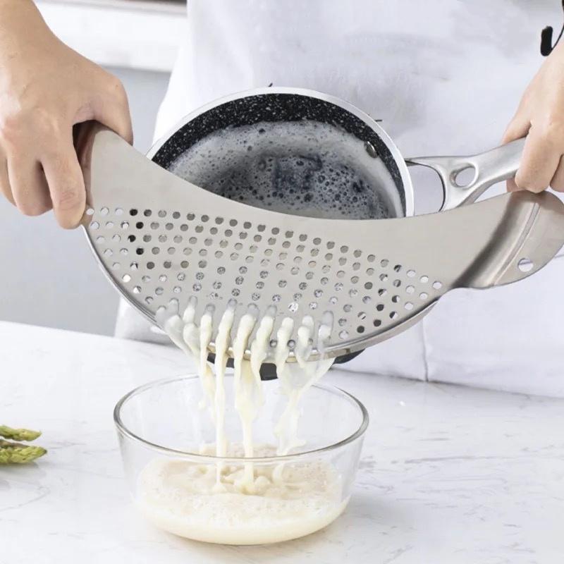 1pc Stainless Steel Water Filter Strainer Plate, Moon-shaped Water Filter for Fruits and Vegetables, Kitchen Tool