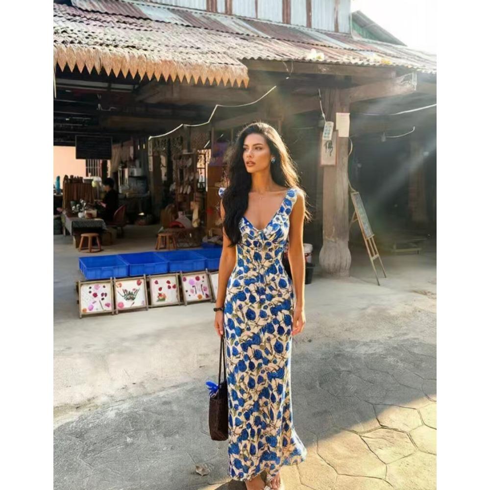 Women's Spaghetti Strap Deep V Maxi Dress Mid Waist All Over Floral Print Slim Fit Vacation Beach Mermaid Long Dress