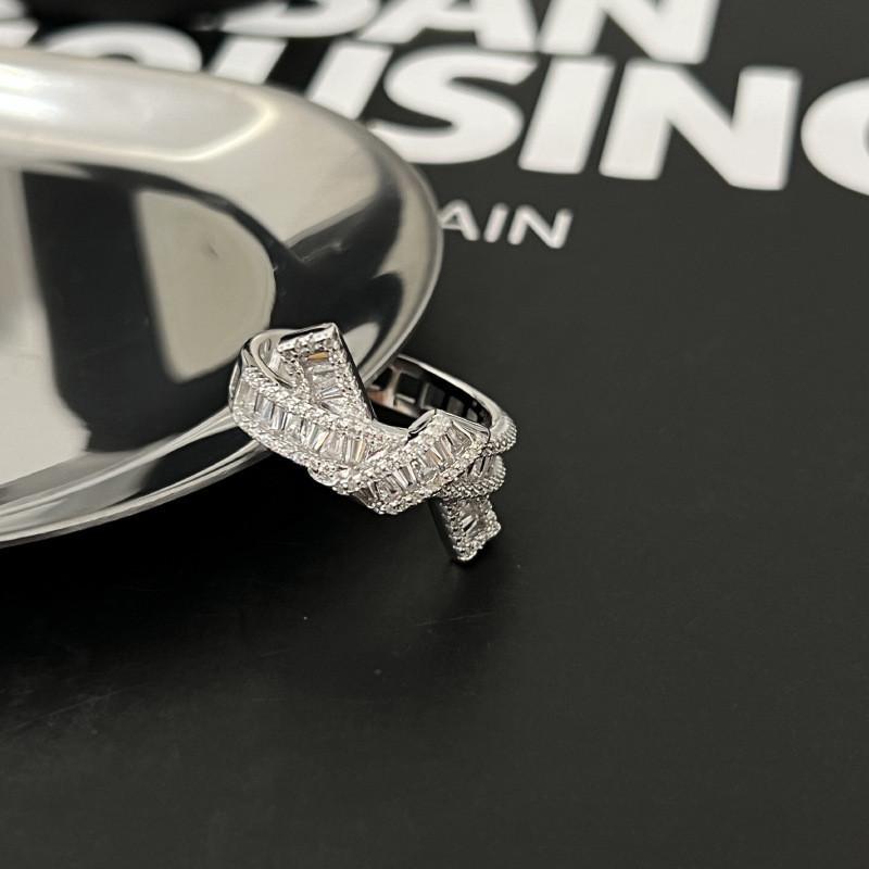 Chic And Stylish Copper Geometric Ring With Zirconia For Women Perfect For Everyday Wear