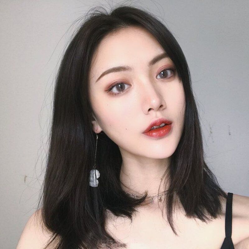 Women's Fashion Mid Length Centre Parting Wig Daily Use Natural Looking Synthetic Straight Wigs