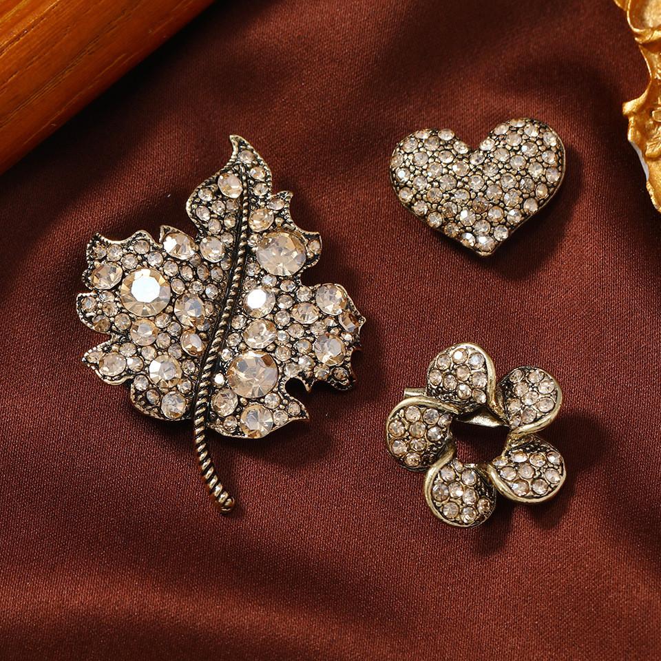 Vintage Zinc Alloy Brooch Pin With Tassel For Womens Retro Fashion Accessory