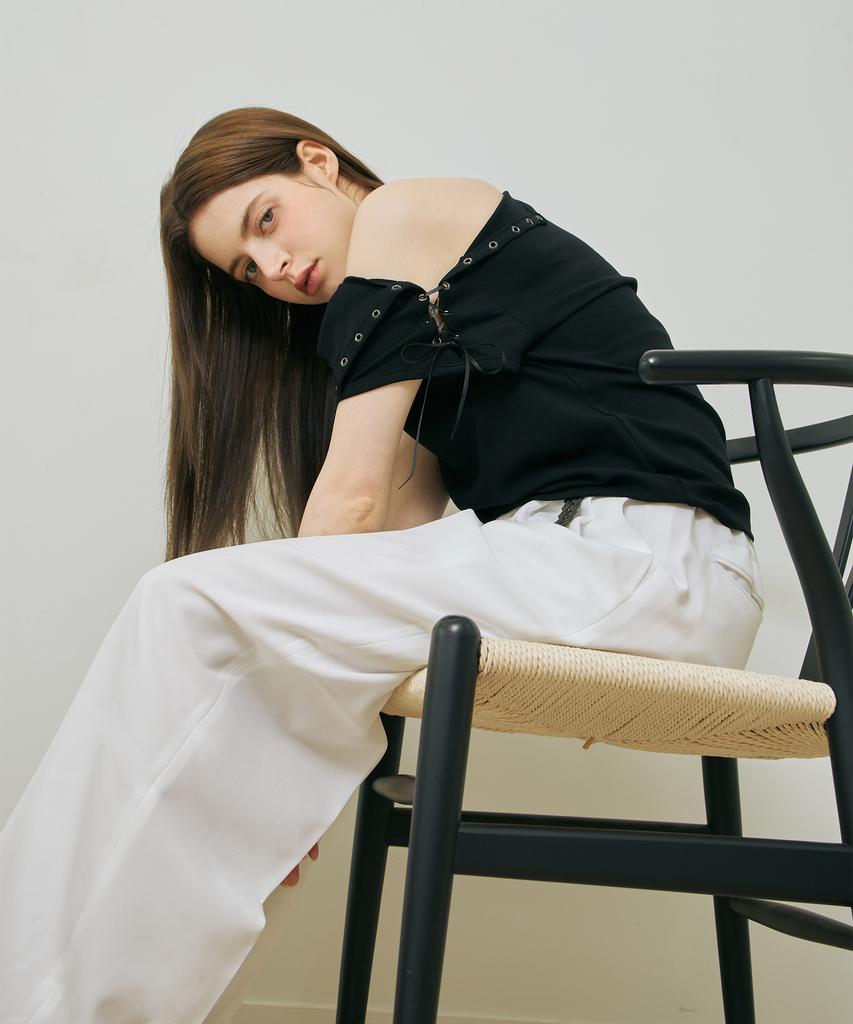 Yuseuteule Slit T-Shirt (Black)