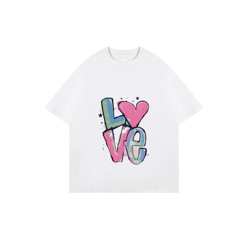 T-shirt à manches courtes pour femmes avec imprimé coloré de lettres "LOVE" style graffiti (Élément Cœur + Accents Étoiles)
