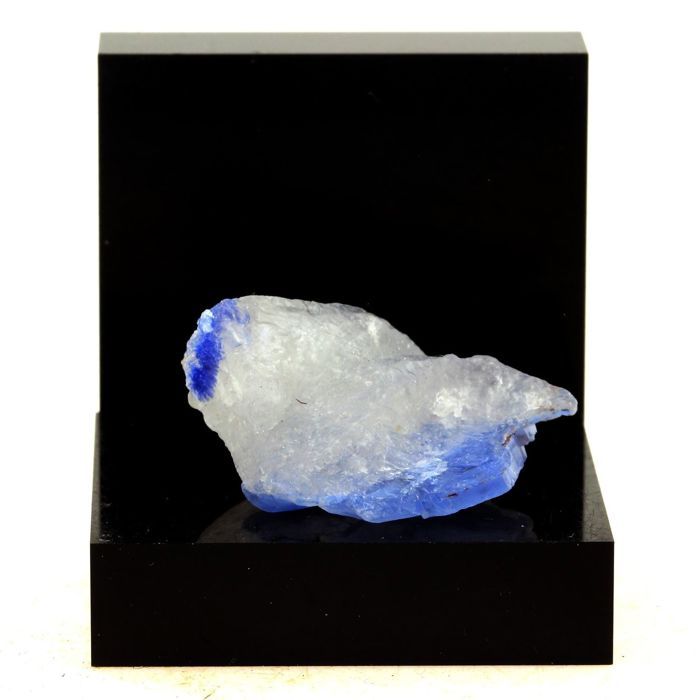 Pierres et Minéraux. Quartz + Dumortierite. 49.0 ct. Vaca Morta quarry, Bahia, Brésil.