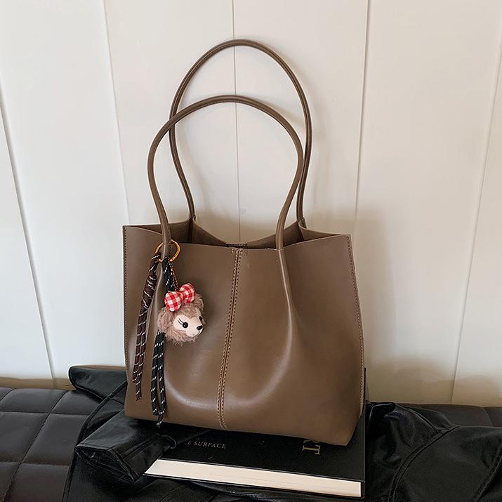 Premium Tote Bag Women's Large Capacity New Winter Popular Retro Versatile Shoulder Bag Commuter Bag