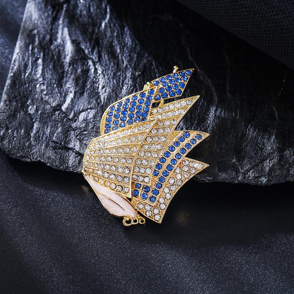 New High-end Exquisite Sailing Brooch Alloy Diamond-encrusted Fashionable and Elegant Blazer Accessories Pin Brooch Wholesale