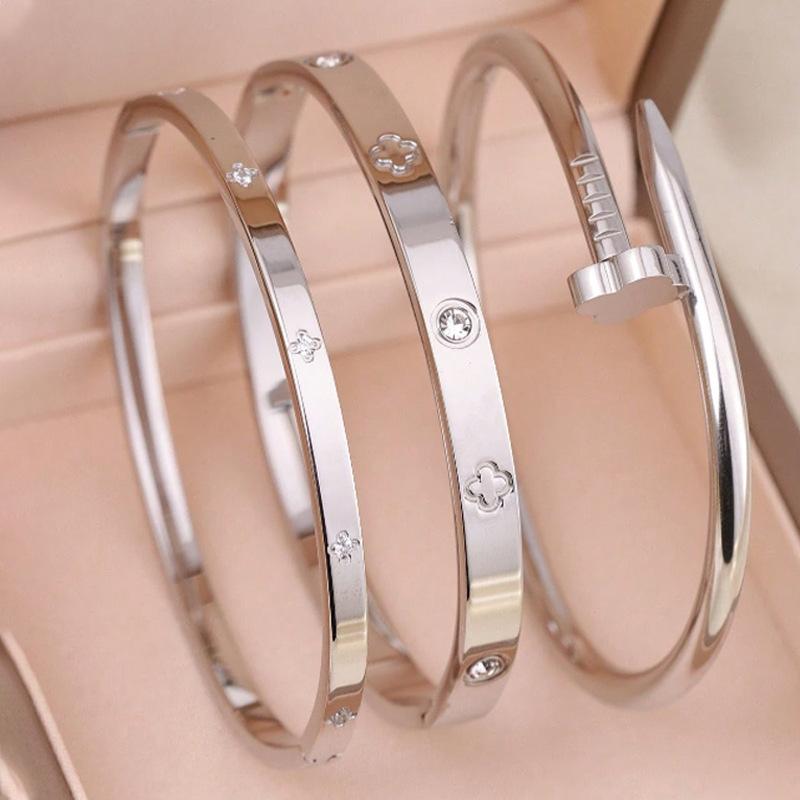 Light Luxury and Versatile Stackable Bracelets Four-leaf Clover Open Bracelet for Women