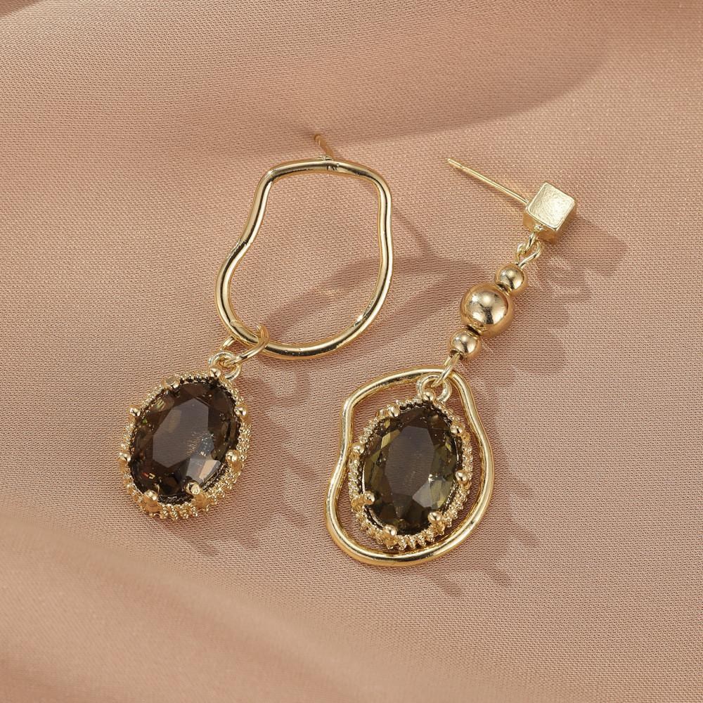 Fashionable Ol Style Copper Earrings With Chic Vintage Appeal For Women