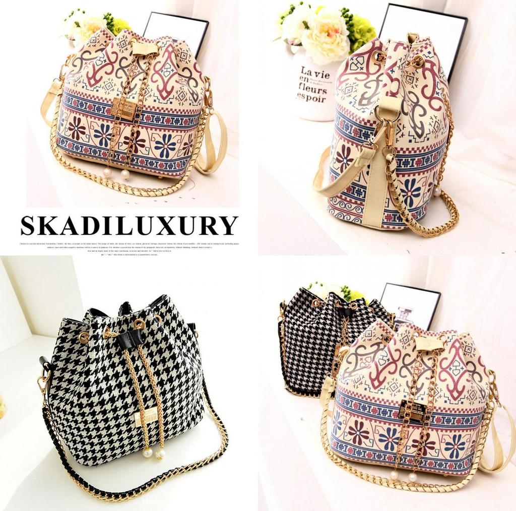 Classic Canvas Handbags For Women With Spacious Interior And Zipper Closure