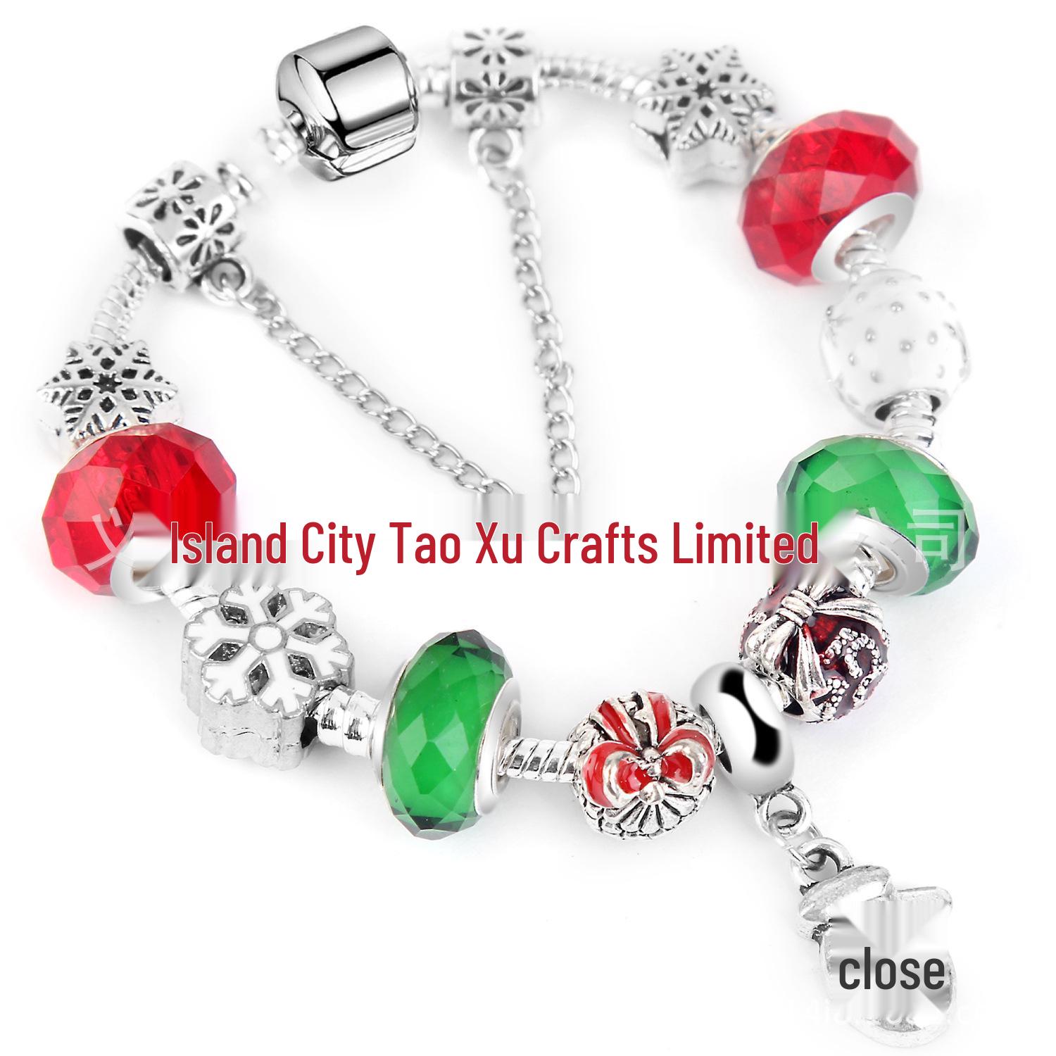 

Christmas Heart Snowflake Beaded Bracelet: Red, Crystal, and Green Lampwork 19cm
