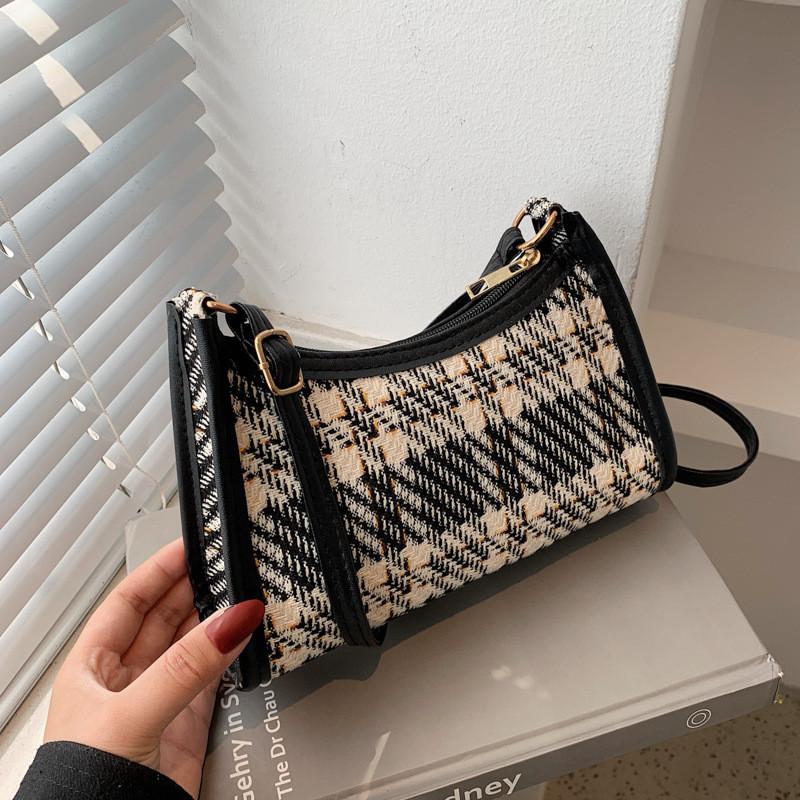 Stylish Urban Chic Quilted Handbag Soft Polyester Shoulder Bag For Women