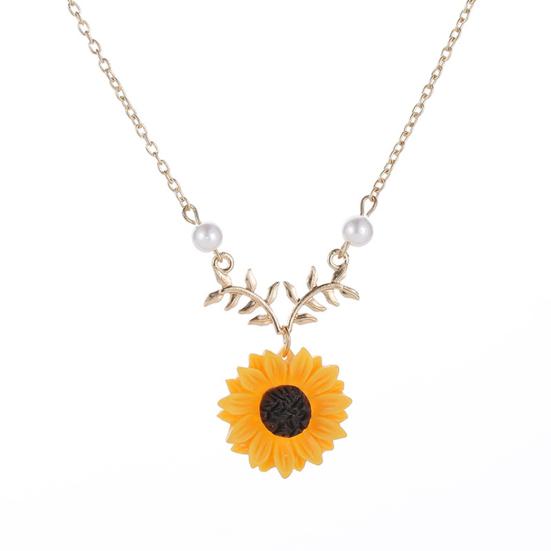 Pendant Necklace Sunflower Elegant Alloy Fake Pearl leaf Chain Necklace for Dating золотистый