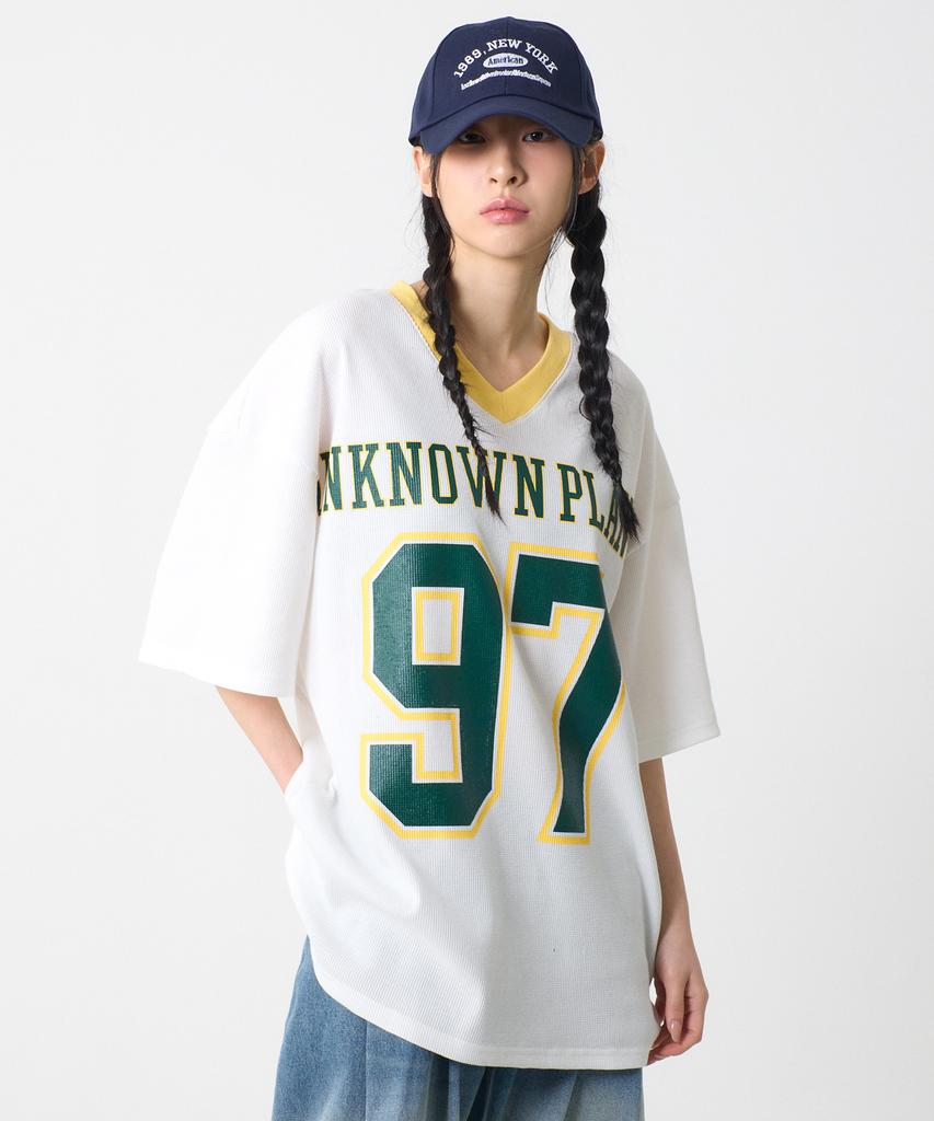 UNKNOWN PLANET V-Neck Planet Rugby Tee White