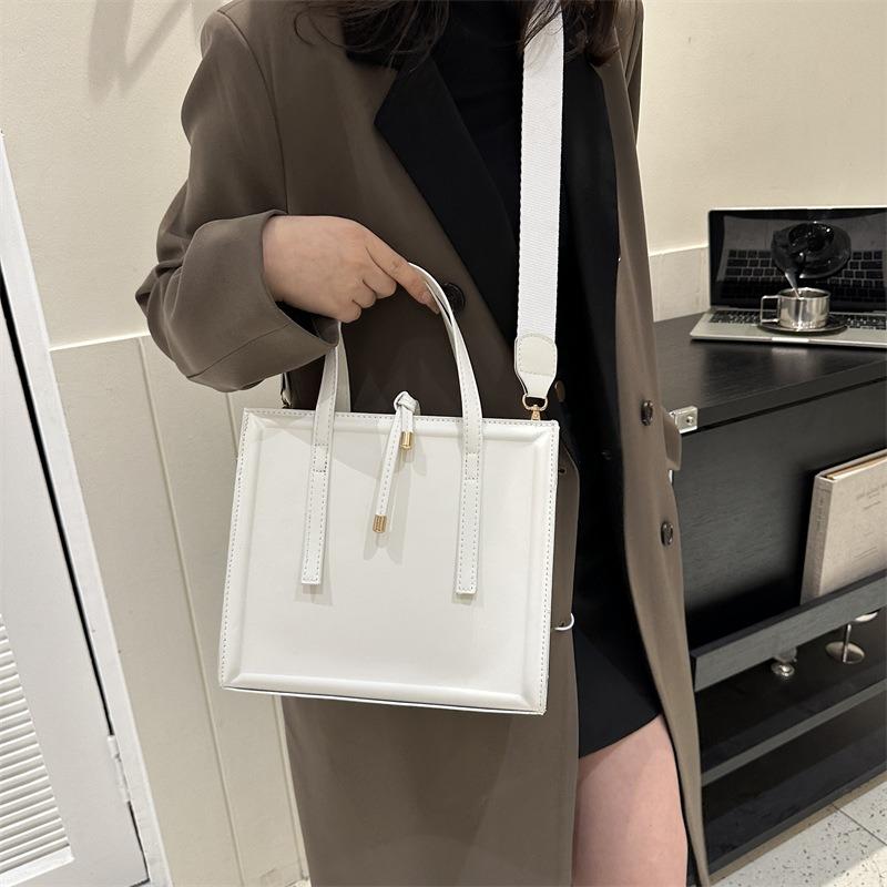 Bag women's winter new trend fashion shoulder bag casual messenger bag small square bag women's bag