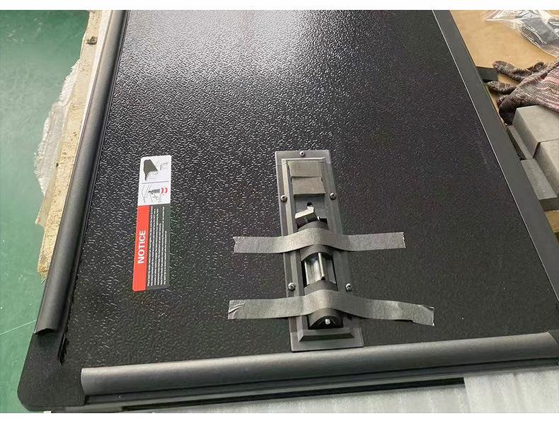 Mitsubishi Triton L200 (2016-2023) Aluminum Tri-Fold Bed Cover