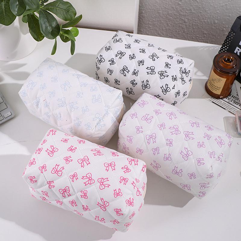 Travel Bag For Cosmetics With Polyester Fabric Large Capacity Portable Makeup Organizer For Travel And Home Use
