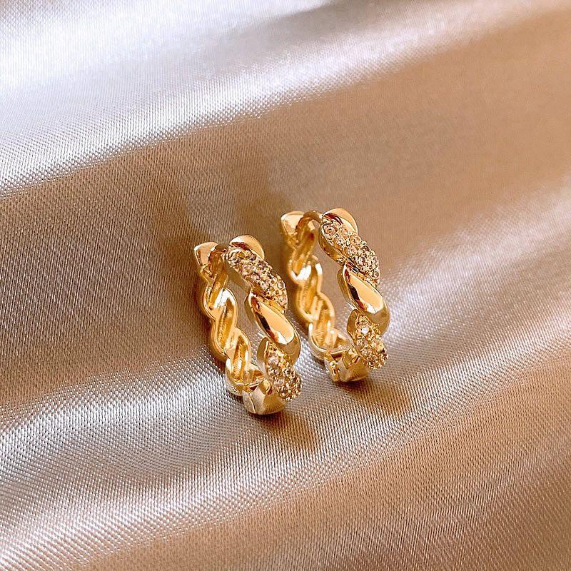 

Gold Cable Stitch Rhinestone Zircon Hoop Earrings Female New Studs Elegant Small Ear Ring Vintage Ear Jewelry Fancy Gold Interwoven Earrings