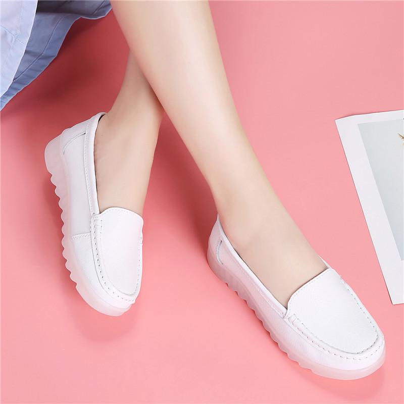 Women's Round Toe Non-Slip Nurse Shoes - Comfortable, Breathable, Soft Thick Sole, Versatile, White.