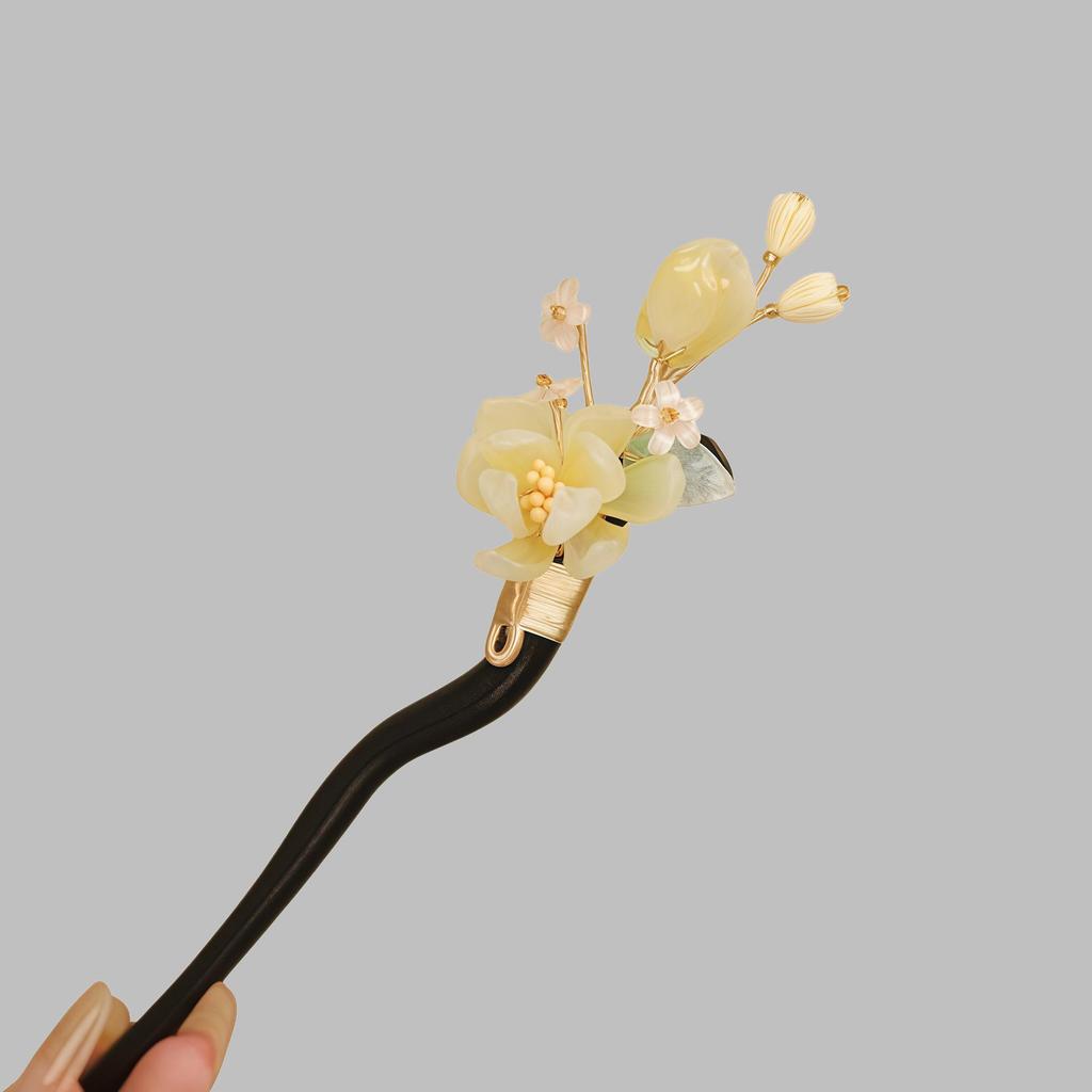 Hanfu Headdress: Retro Chinese Tassel Hairpin with Cheongsam Style