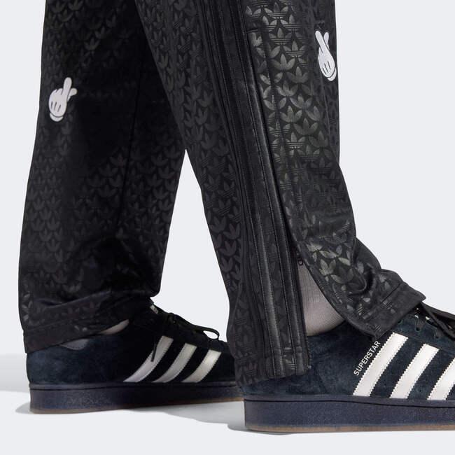 Adidas Originals X Mickey Mouse Collaboration SS24 Mickey Glove Print Logo All-Over Three-Stripe Side Knit Sweatpants Men Bottoms Black IY2277