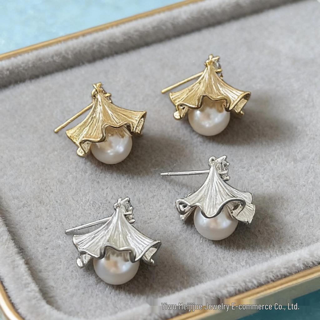 Fan-Shaped Ginkgo Leaf Pearl Tassel Earrings for Women - Light, Luxurious, High-End Statement Pieces
