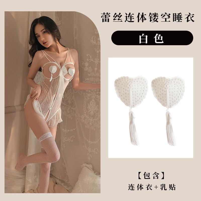 Fan Lei's original erotic underwear is sexy and free of open-file temptation, flirting on the bed, small breasts, passionate conjoined