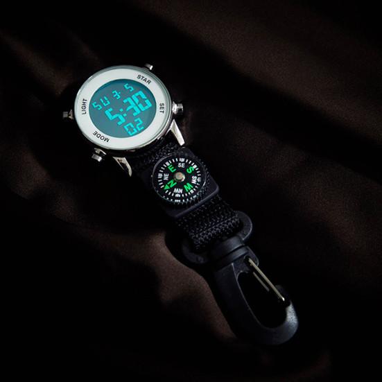 Orologio da tasca Multifunzione Movimento al quarzo Resistente all'acqua Display digitale Bussola accurata Quadrante rotondo Sport Escursionismo Moschettone Orologio da tasca