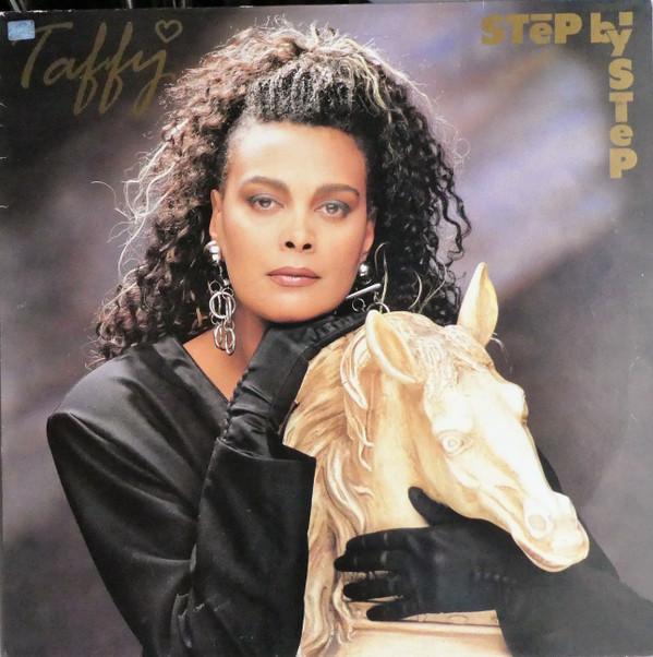 

7inch Record TAFFY - Step By Step TYPE5T Transglobal 1987 UK Dance & Electronica Used