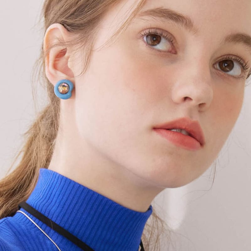 luvinball Pebble Snowball Earrings