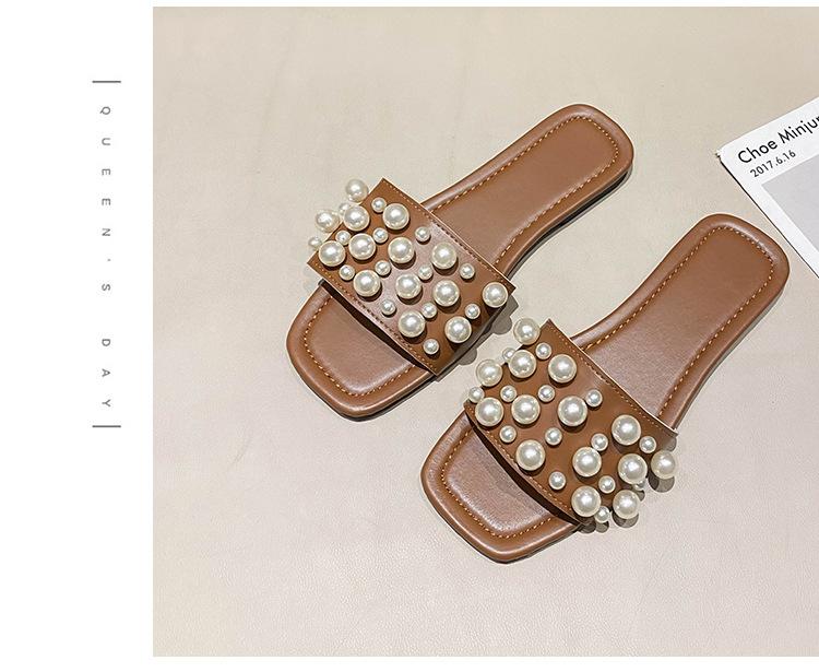 Large size pearl flat bottom sandals women's 2025 summer new Xiaoxiangfeng square head casual outer wear one-word slippers